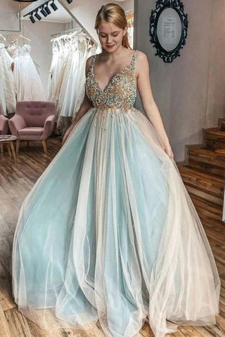 Robe de soirée en tulle trapèze à col en V ornée de perles et traîne courte, idéale pour un bal de fin d'année.