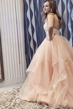 Vestido largo de fiesta/formal de organza con elegantes tirantes y volantes, corte en A.