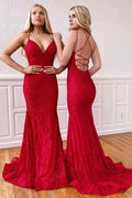 Vestidos de fiesta rojos de encaje con escote en V, tirantes finos y corte sirena, elegantes vestidos de noche con espalda cruzada.