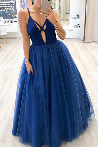 Robe de bal longue bleu roi à décolleté plongeant en V et bretelles, ravissante