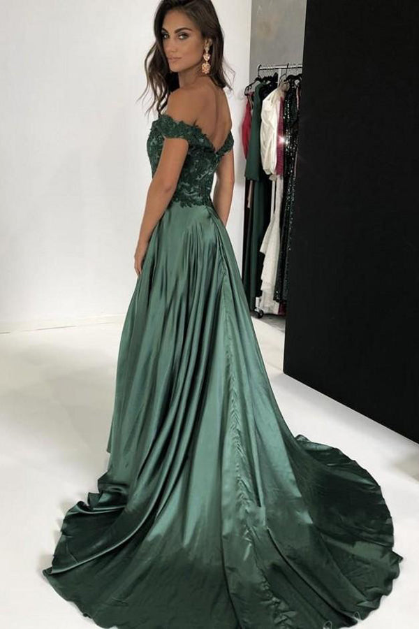Vestidos de fiesta largos de satén verde oscuro, corte en A, escote barco, abertura y apliques.