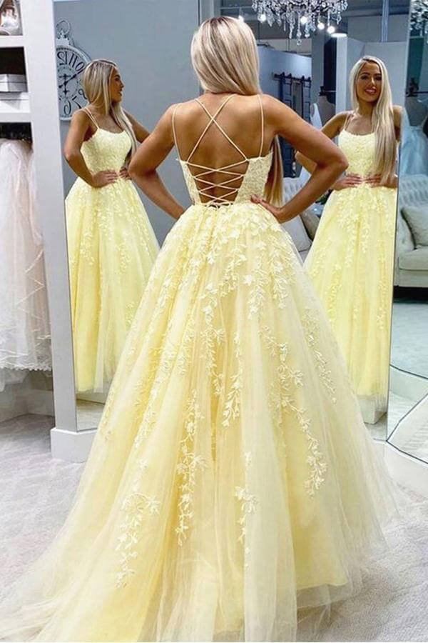 Vestidos de fiesta amarillos de tul con tirantes finos, escote redondo y corte en A con apliques