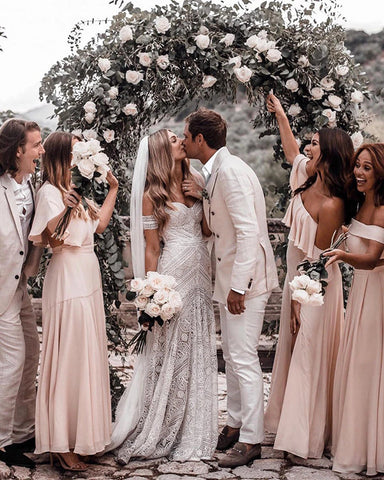 Vestidos de novia rústicos bohemios color marfil con escote corazón y encaje MW267