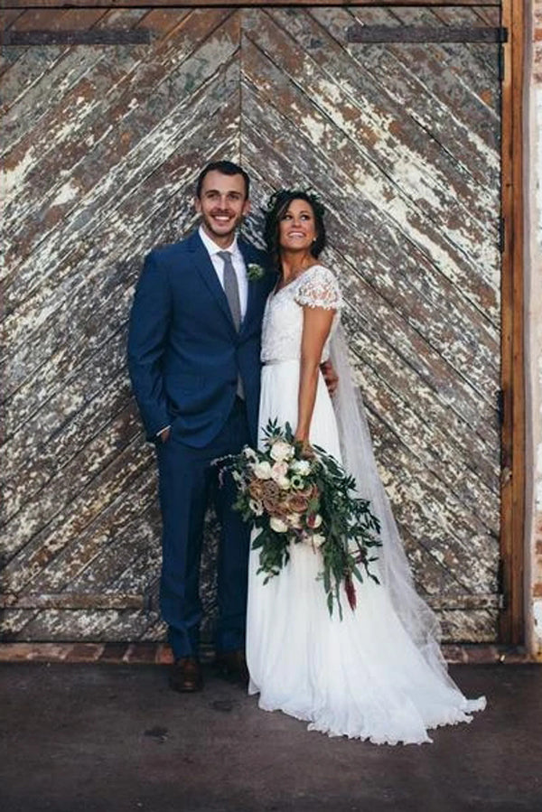 Vestidos de novia brillantes, románticos, corte A, escote en V, con cuentas, de gasa.