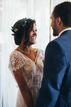 Vestidos de novia brillantes, románticos, corte A, escote en V, con cuentas, de gasa.