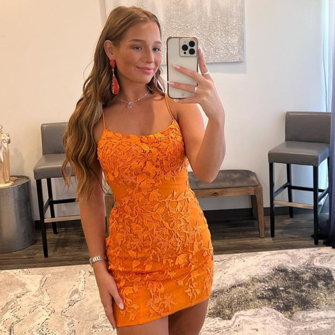 Lindo vestido ajustado de encaje naranja con escote redondo para baile de bienvenida Y2919