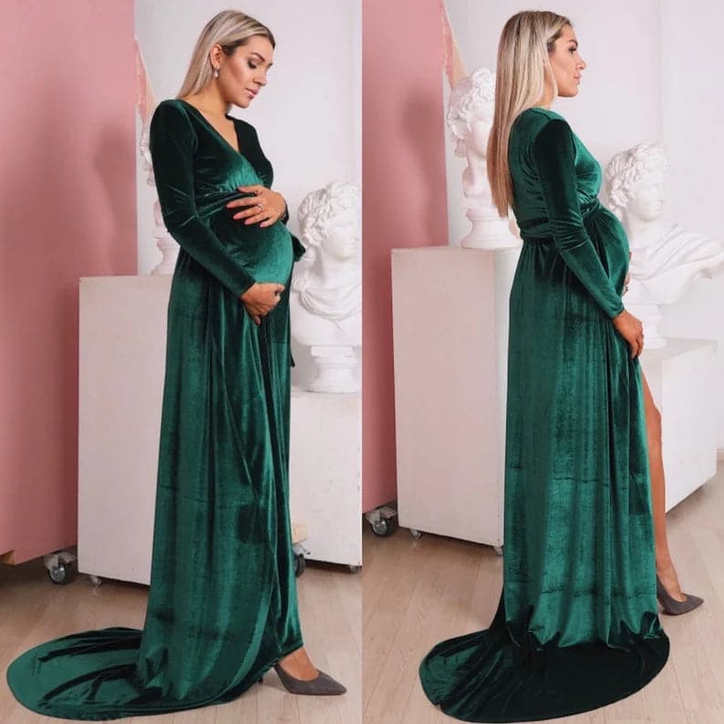 Vestido de terciopelo verde esmeralda con cola
