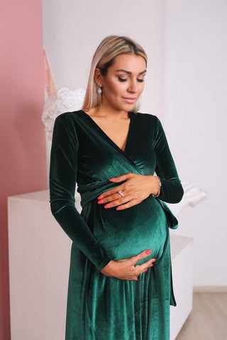 Vestido de terciopelo verde esmeralda con cola