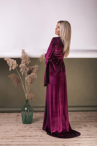 Vestido de terciopelo verde esmeralda con cola