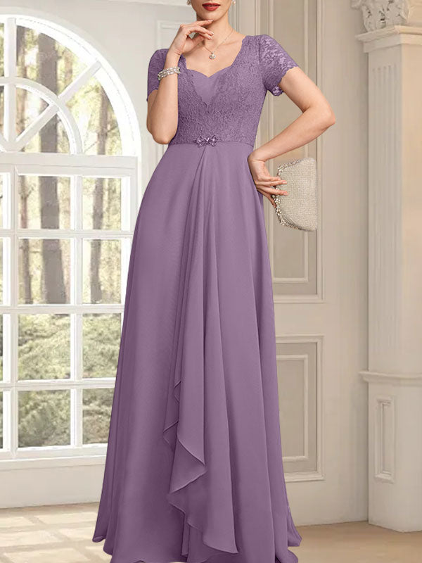 Vestido de corte A, escote corazón, largo hasta el suelo, de gasa, encaje, con cuentas y volantes en cascada para la madre de la novia.