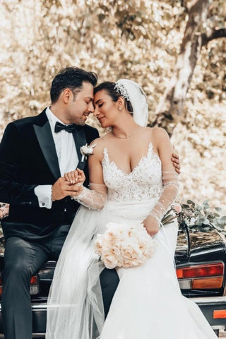 Vestidos de novia de corte sirena, largos hasta el suelo, con escote corazón, apliques, tirantes finos, sin mangas y encaje.