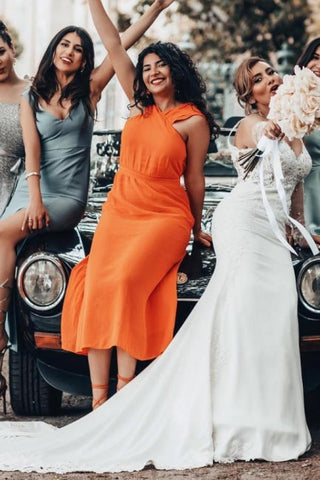 Vestidos de novia de corte sirena, largos hasta el suelo, con escote corazón, apliques, tirantes finos, sin mangas y encaje.