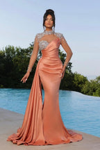 Robe de bal sirène orange, longueur au sol, col montant, manches longues en forme de cœur, ornée de perles