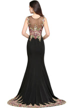 Robe de soirée noire sans manches à traîne sirène ornée d'appliqués