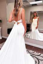 Robe de mariée sirène sans manches, longue jusqu'au sol, à décolleté cœur et volants