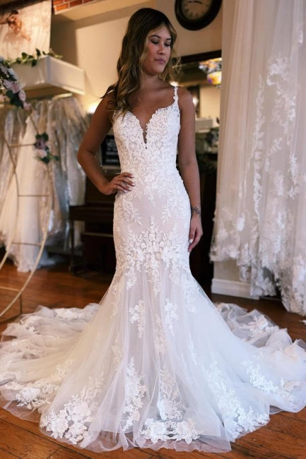 Robe de mariée sirène en tulle sans manches, décolleté cœur, longueur au sol, bretelles et appliques