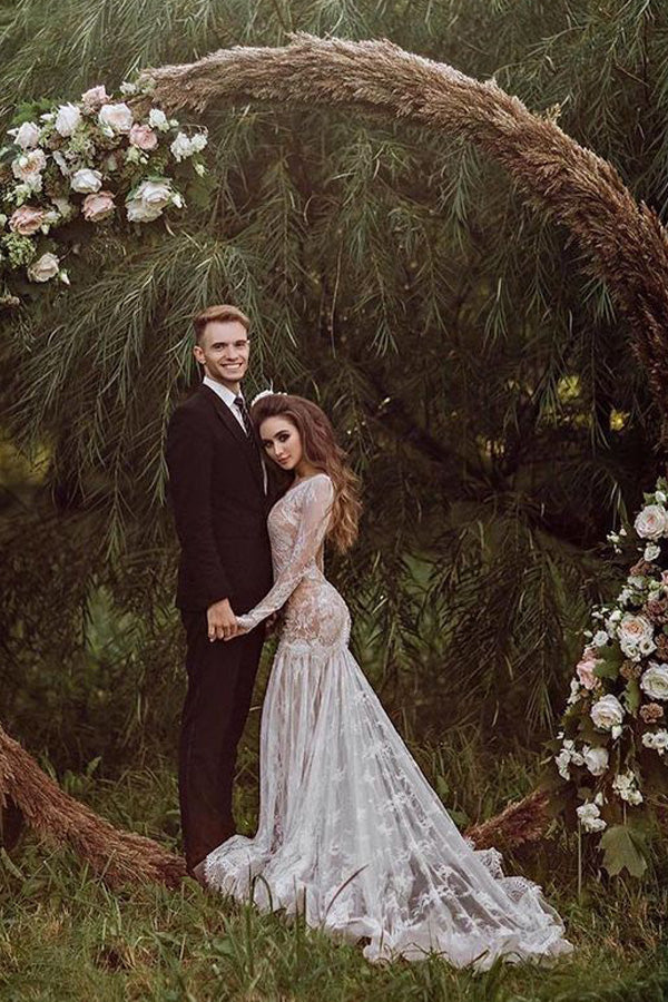 Vestidos de novia bohemios de encaje, manga larga y espalda descubierta estilo sirena WD733