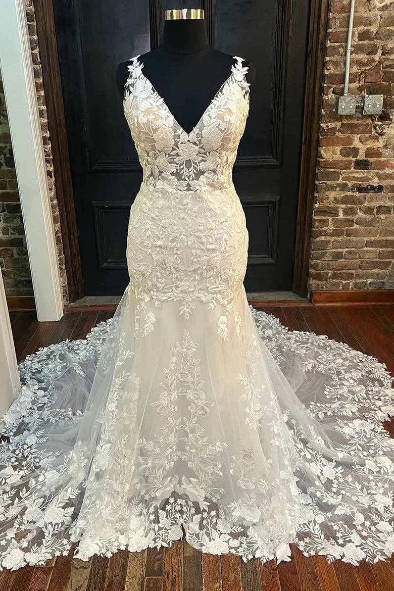 Vestido de novia largo de sirena con encaje floral color marfil y escote en V WD626