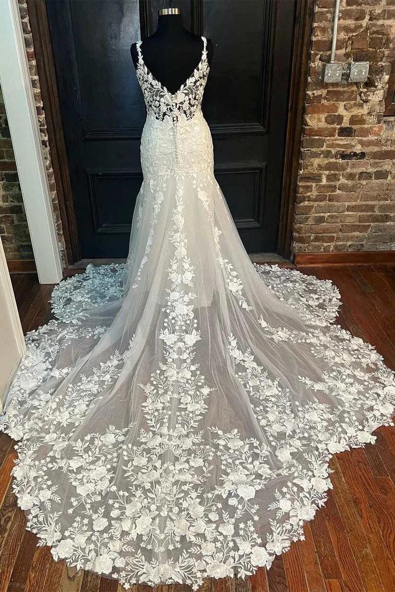 Vestido de novia largo de sirena con encaje floral color marfil y escote en V WD626