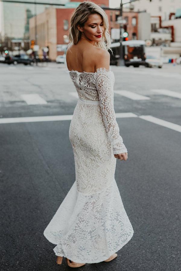 Robe de mariée sirène en dentelle, épaules dénudées, décolleté asymétrique et manches longues WD278