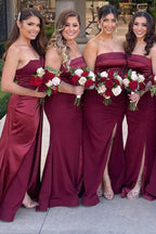 Robe de demoiselle d'honneur sirène en satin bordeaux sans bretelles avec fente BD126