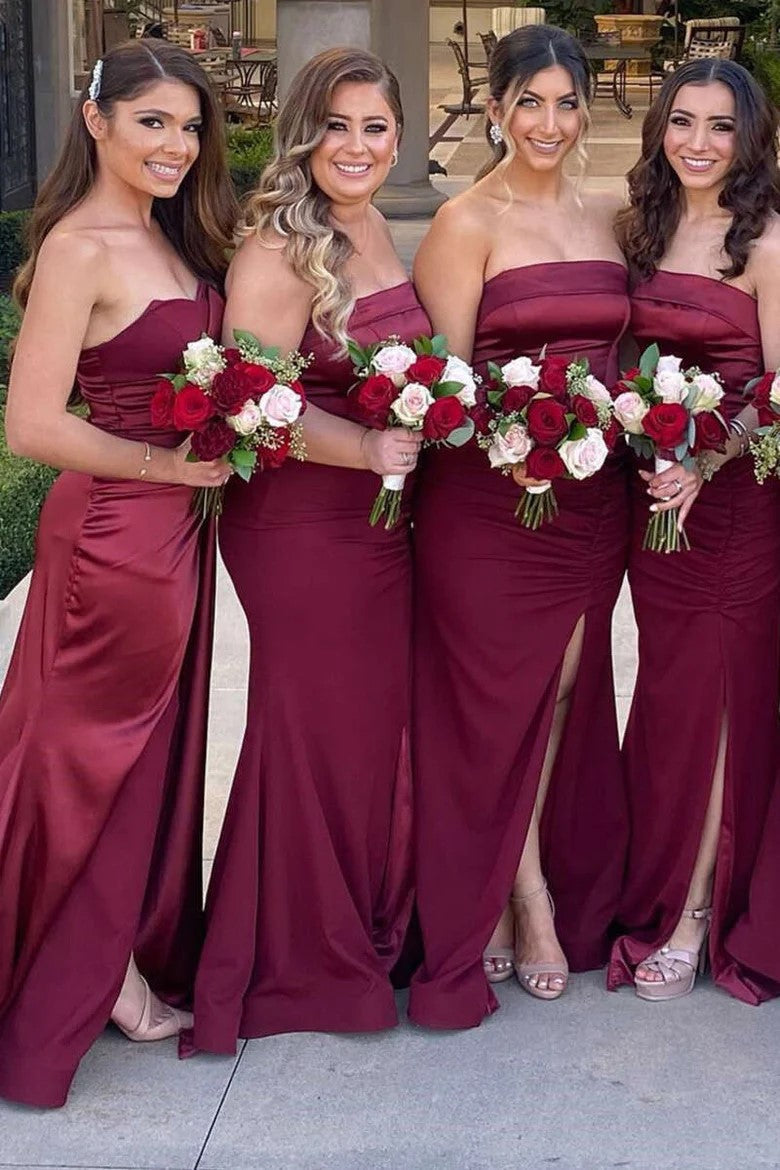 Robe de demoiselle d'honneur sirène en satin bordeaux sans bretelles avec fente BD126