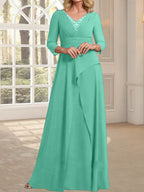 Vestido de gasa de corte A, escote en V, largo hasta el suelo, para la madre de la novia, con plisados ​​y cuentas.