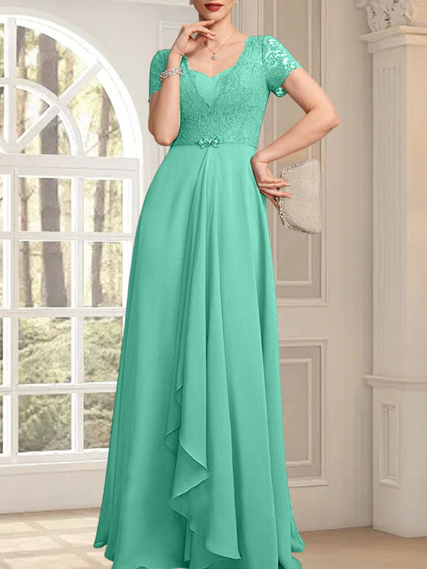 Vestido de corte A, escote corazón, largo hasta el suelo, de gasa, encaje, con cuentas y volantes en cascada para la madre de la novia.
