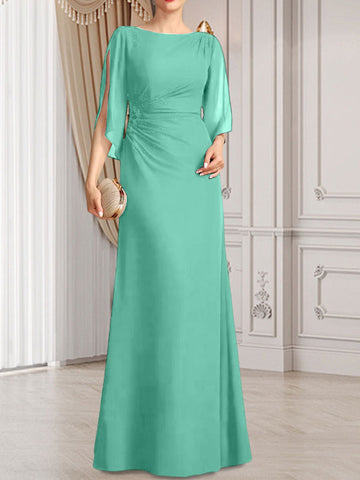 Robe fourreau/colonne longue en mousseline pour la mère de la mariée, ornée de perles plissées.