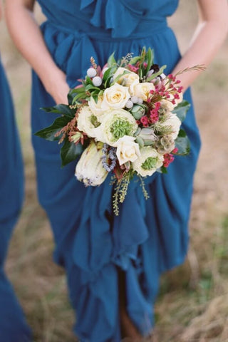 Vestidos largos de dama de honor de gasa azul marino modestos, corte en A, escote en V. 