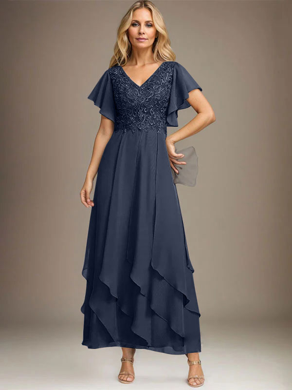 Vestido de novia de corte línea A, escote en V, largo hasta el tobillo, de gasa de encaje con volantes en cascada. 