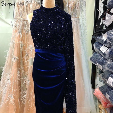 En oferta, sin devoluciones ni reembolsos. Vestidos de noche sexys de sirena en satén azul marino, colección 2025, con lentejuelas, un solo hombro y mangas murciélago. Vestido formal LA70347 