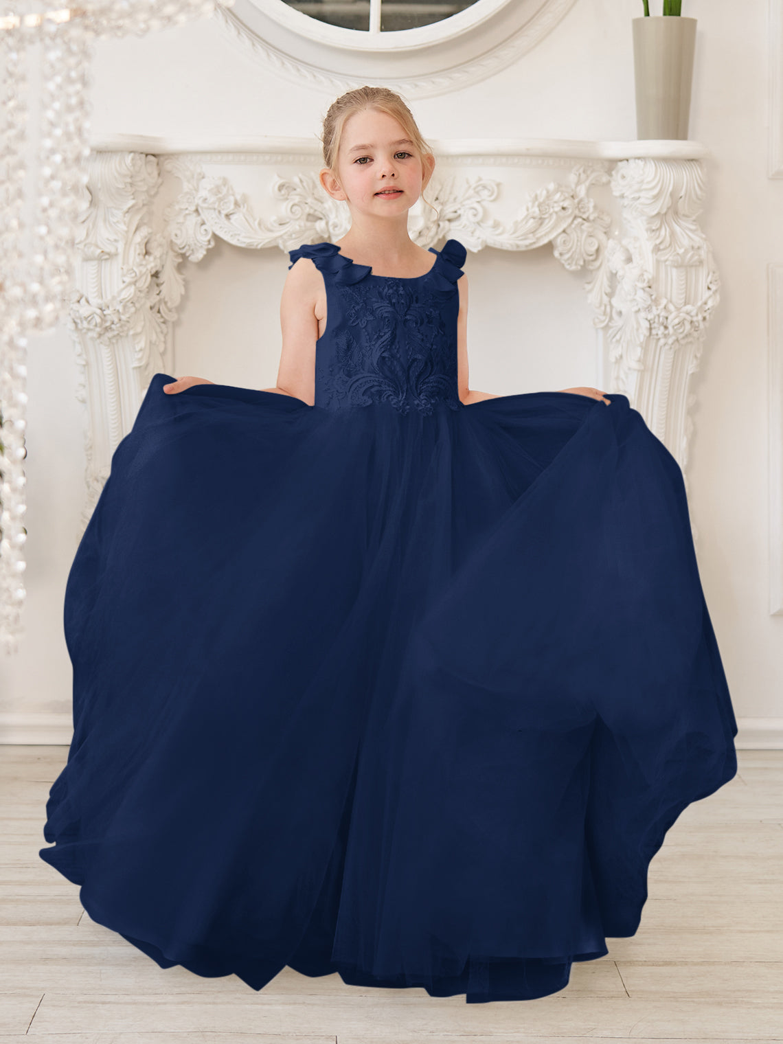 Elegante vestido blanco de tul para niña de las flores con cola corta 