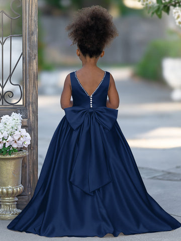 Vestido rosa sin mangas de satén con escote con cuentas y detalle de lazo 