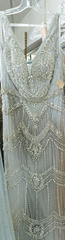 Robe de soirée sexy, couleur chair, argentée, sirène, col en V, sans manches, plumes, châle, fil, diamants, LA70171B 