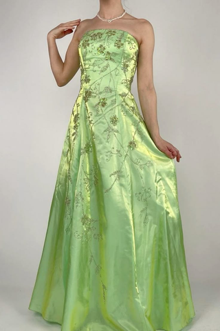 Robe de bal bustier verte en satin ornée de perles, coupe trapèze, Y8412