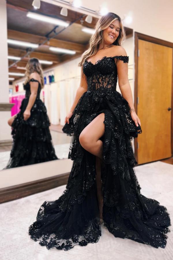 Robe de bal de soirée longue en dentelle noire, coupe trapèze, épaules dénudées et fente latérale