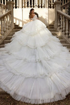 Robe de mariée luxueuse en tulle blanc à épaules dénudées et volants