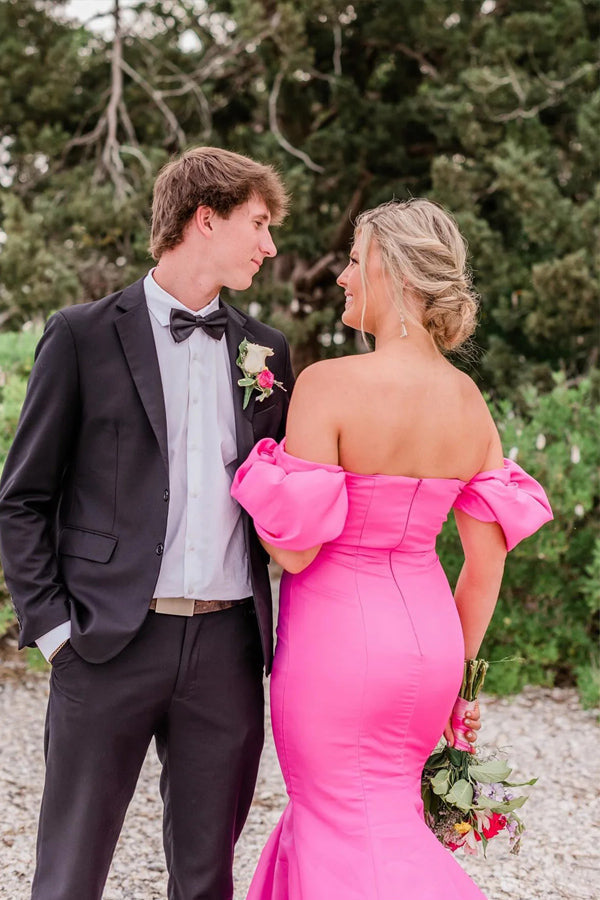 Vestido largo de fiesta rosa chicle estilo sirena, sin tirantes y con hombros descubiertos
