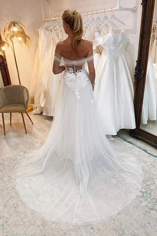 Vestido de novia modesto con escote corazón y hombros descubiertos, apliques de encaje WD666