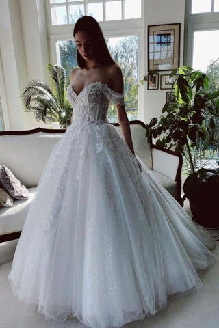 Vestidos de novia con hombros descubiertos, tul, apliques blancos y pedrería WD579
