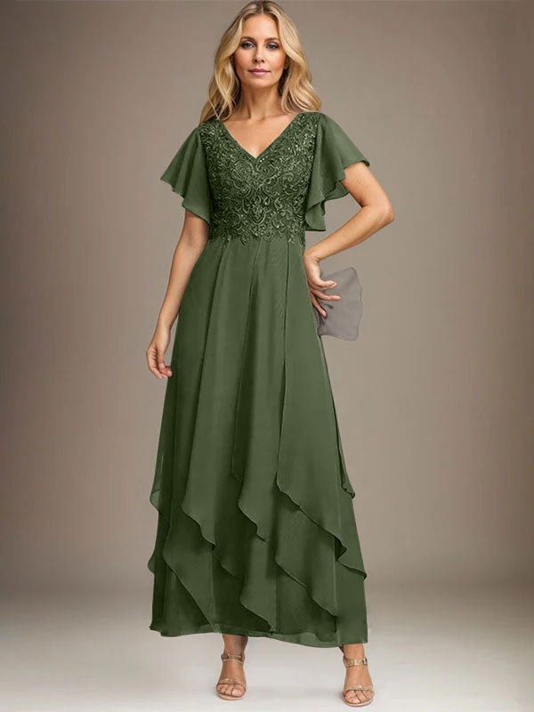 Vestido de novia de corte línea A, escote en V, largo hasta el tobillo, de gasa de encaje con volantes en cascada. 