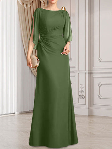 Robe fourreau/colonne longue en mousseline pour la mère de la mariée, ornée de perles plissées.