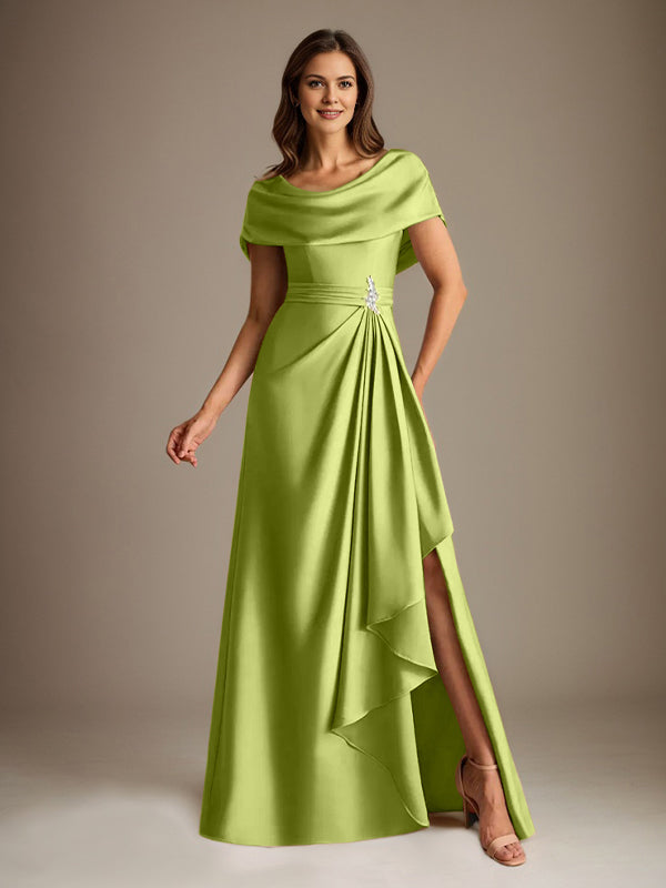 Robe de mariée trapèze en satin stretch, longue jusqu'au sol, avec décolleté rond et volants cascade, idéale pour la mère de la mariée. 