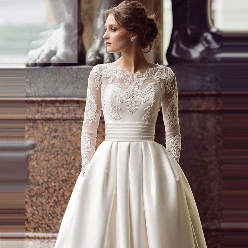 Robes de mariée en satin plissé 2023, applications de dentelle, traîne balayée, manches longues, col montant, robe de mariée de cérémonie 