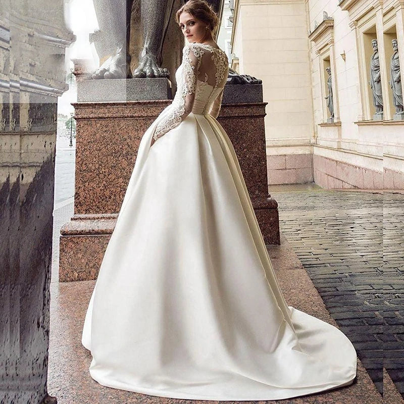 Robes de mariée en satin plissé 2023, applications de dentelle, traîne balayée, manches longues, col montant, robe de mariée de cérémonie 