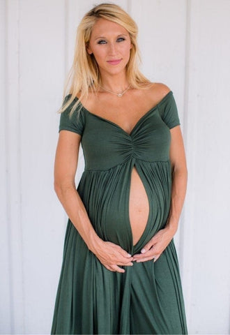 Vestido de maternidad con hombros descubiertos