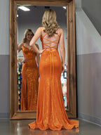 Emaree | Robe de bal longue sirène à sequins et fente, col V scintillant.