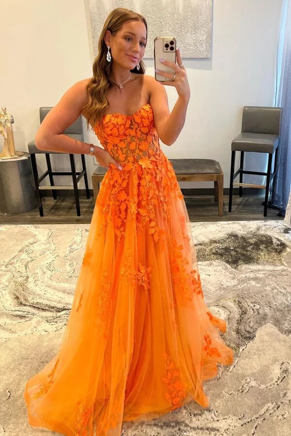 Vestidos de fiesta con escote corazón de tul y apliques de encaje