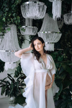 Bata de maternidad blanca de organza para sesión de fotos 
